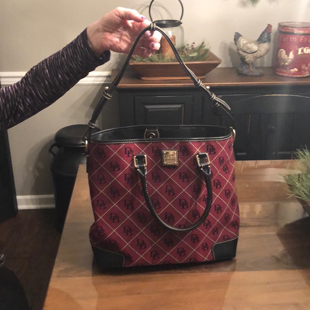 Dooney& Bourke
